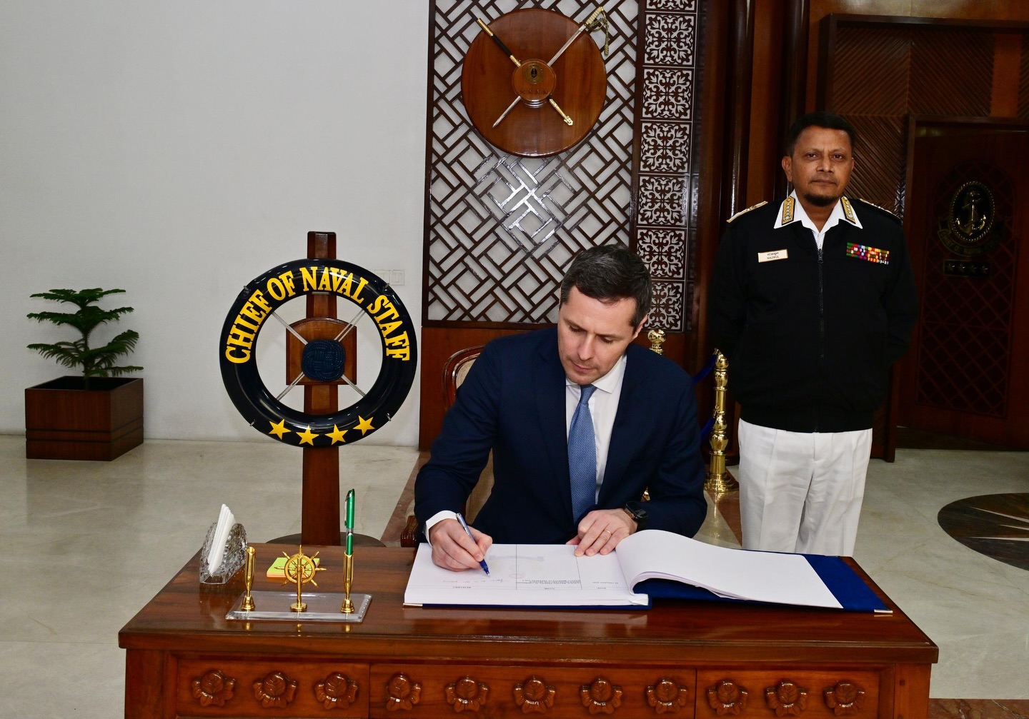 Italy deepens defence ties with Bangladesh amid Indo-Pacific focus